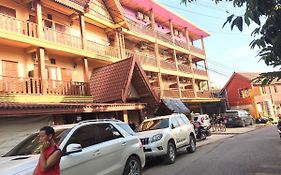 Happy River View Hotel