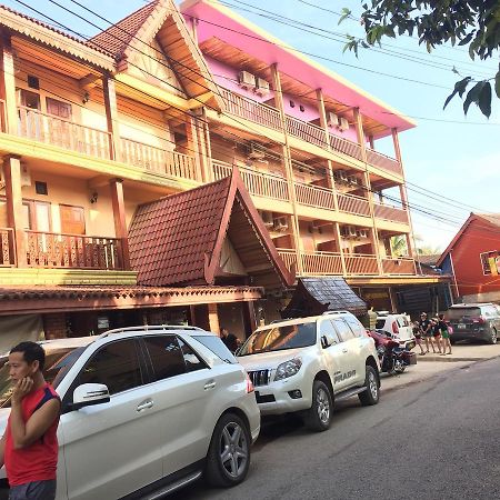 Happy River View Hotel Vang Vieng Buitenkant foto