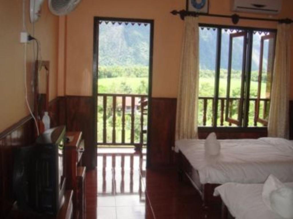 Happy River View Hotel Vang Vieng Buitenkant foto