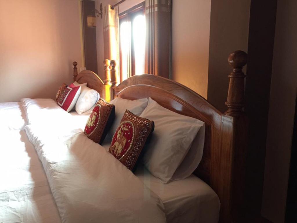 Happy River View Hotel Vang Vieng Buitenkant foto