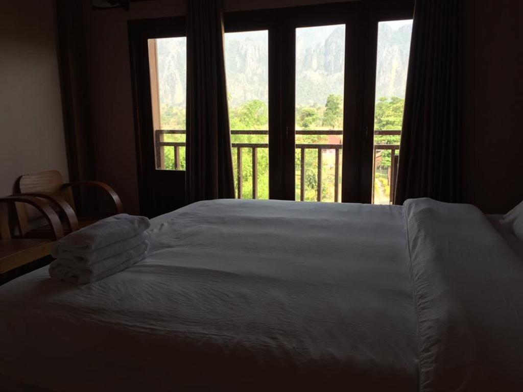 Happy River View Hotel Vang Vieng Buitenkant foto