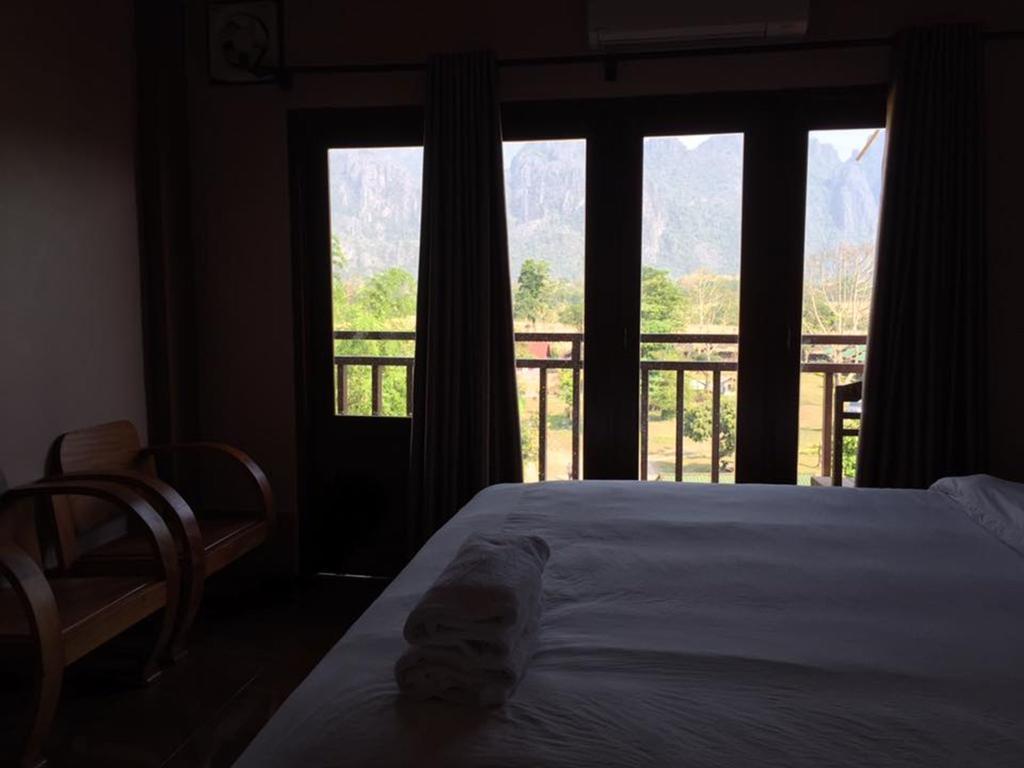 Happy River View Hotel Vang Vieng Buitenkant foto