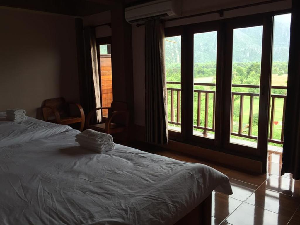 Happy River View Hotel Vang Vieng Buitenkant foto