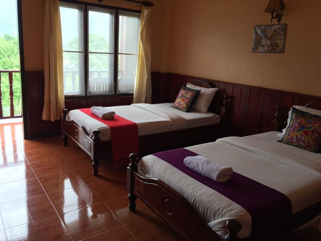 Happy River View Hotel Vang Vieng Buitenkant foto