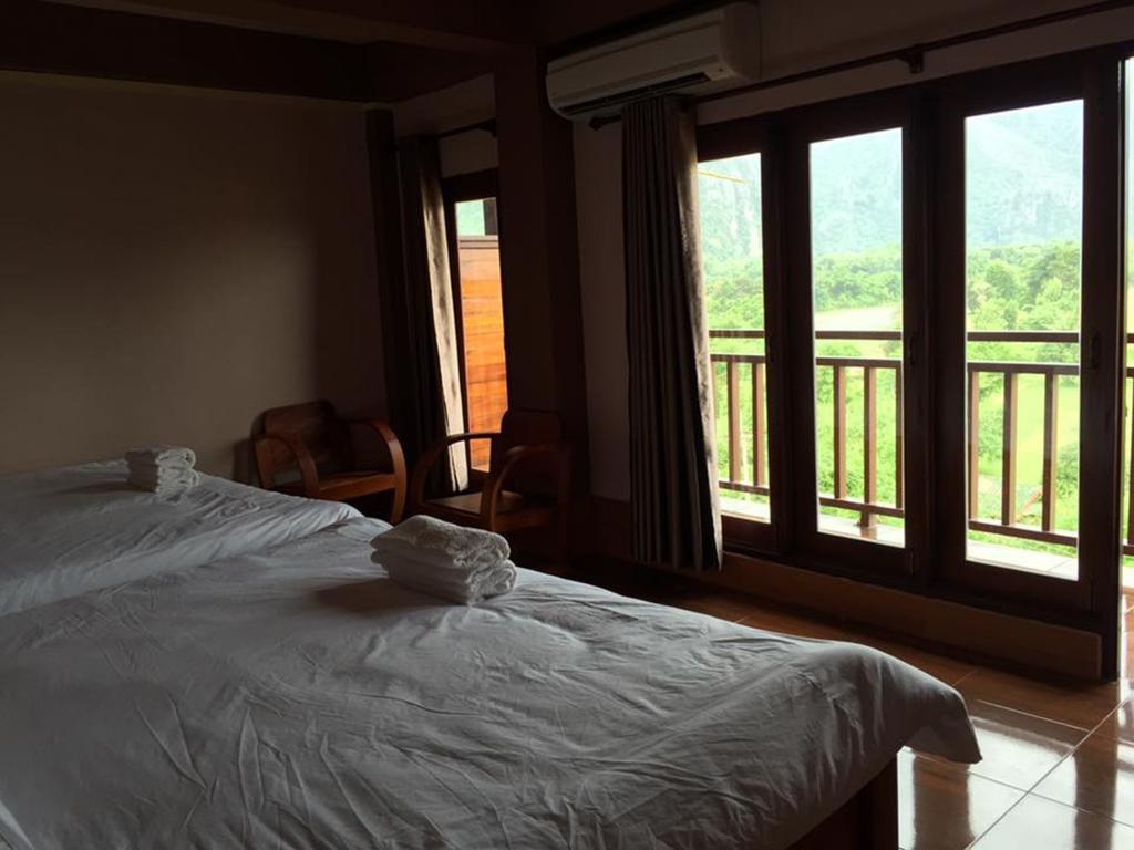 Happy River View Hotel Vang Vieng Buitenkant foto