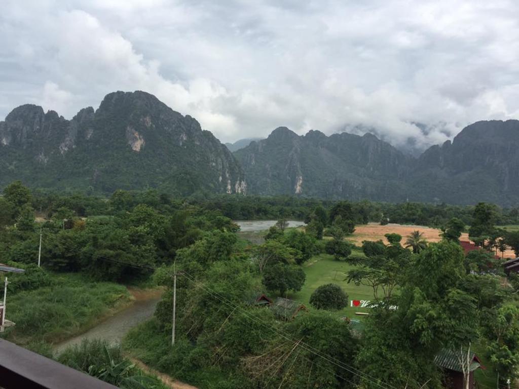 Happy River View Hotel Vang Vieng Buitenkant foto