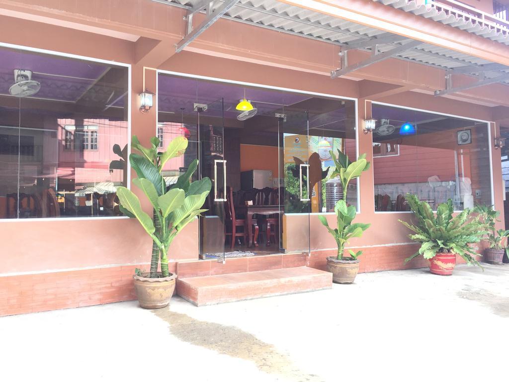 Happy River View Hotel Vang Vieng Buitenkant foto